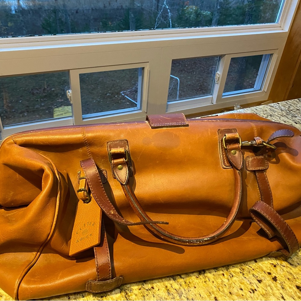 Vintage M. LONDON leather  New York  Weekender brown leather duffle bag 22”